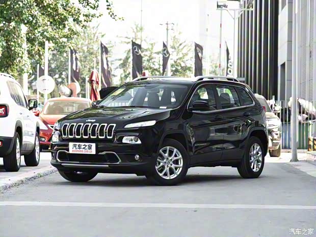 廣汽菲克Jeep 自由光 2017款 2.4L 領(lǐng)先版智能包