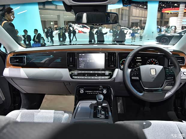 丰田(进口) 世纪 2018款 基本型 丰田(进口) 世纪 2018款 基本型