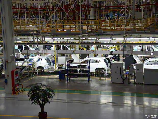 長城汽車 哈弗H6 2015款 運(yùn)動版 1.5T 手動四驅(qū)尊貴型