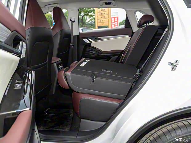 江汽集团 思皓QX 2021款 1.5T 300T 双离合尊贵智联型