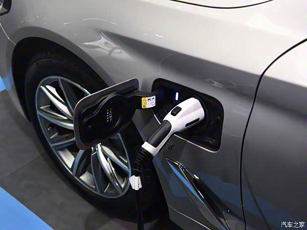 华晨宝马 宝马5系新能源 2018款 530Le iPerformance