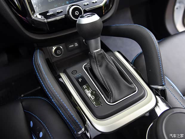 众泰汽车 众泰SR7 2016款 1.5T CVT星光版