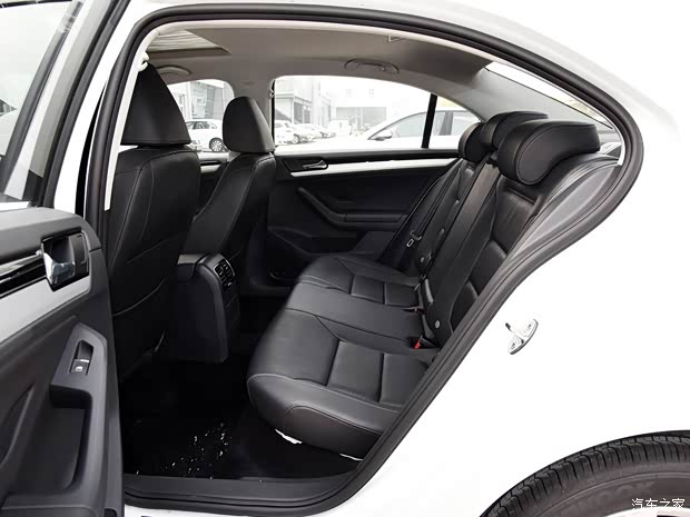 一汽-大众 速腾 2017款 1.6L 手动舒适型 一汽-大众 速腾 2017款 1.6L 手动舒适型