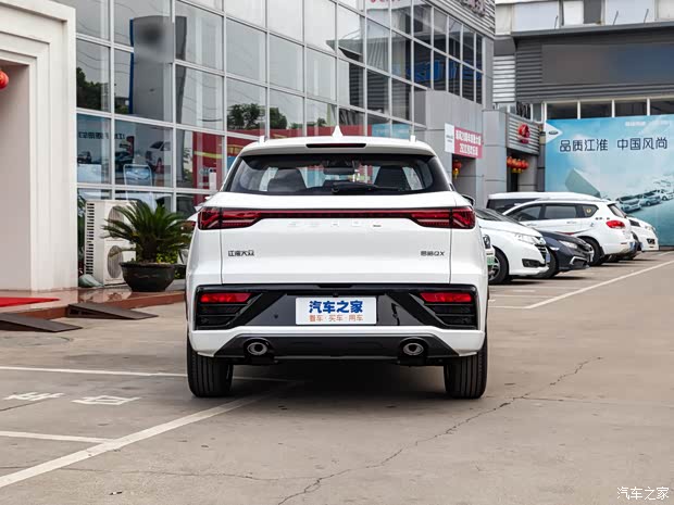 江汽集团 思皓QX 2021款 1.5T 300T 双离合尊贵智联型