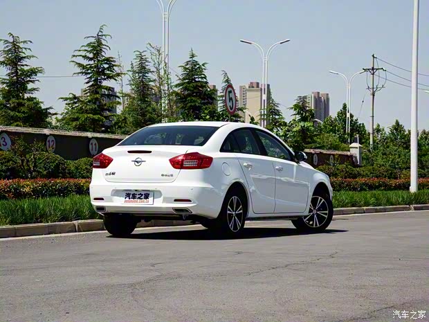 海馬汽車 海馬M6 2017款 1.5T 手動(dòng)豪華型 海馬汽車 海馬M6 2017款 1.5T 手動(dòng)豪華型