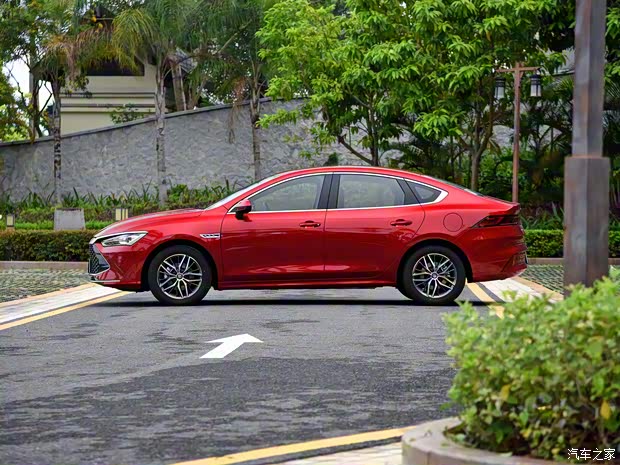 比亞迪 秦PLUS 2021款 DM-i 120KM 旗艦型