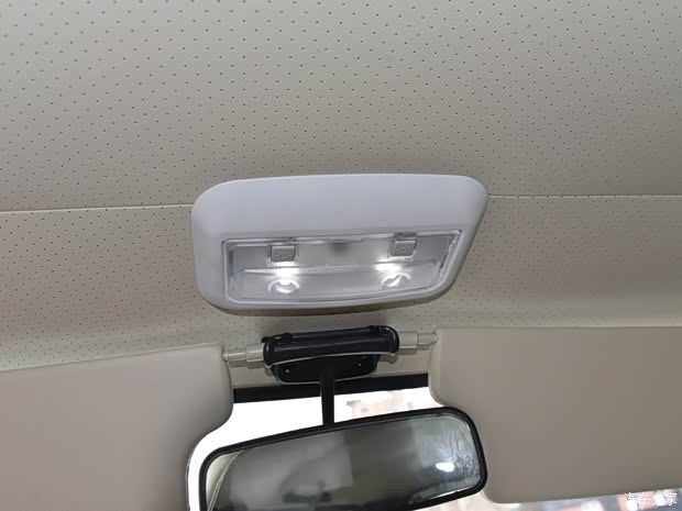 拉达汽车 泥瓦 2017款 基本型