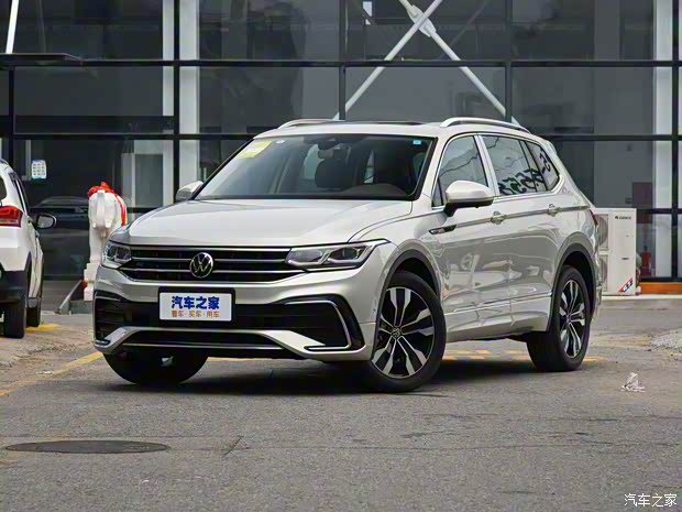 上汽大众 途观L 2022款 380TSI 自动四驱R-Line旗舰版7座 上汽大众 途观L 2022款 380TSI 自动四驱R-Line旗舰版7座