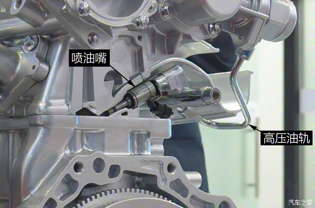 長安汽車 長安CS95 2017款 2.0T 四驅(qū)智尊版 長安汽車 長安CS95 2017款 2.0T 四驅(qū)智尊版