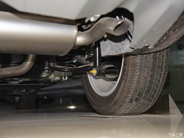 長(zhǎng)安鈴木 鋒馭 2015款 1.6L CVT兩驅(qū)精英型