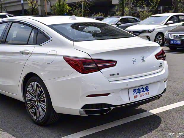 一汽红旗 红旗H5 2022款 1.8T 自动智联旗享版