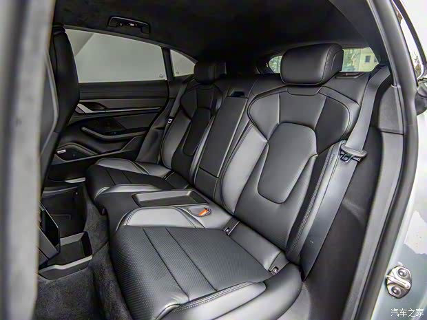 保时捷 Taycan 2022款 Taycan 4S Cross Turismo 保时捷 Taycan 2022款 Taycan 4S Cross Turismo