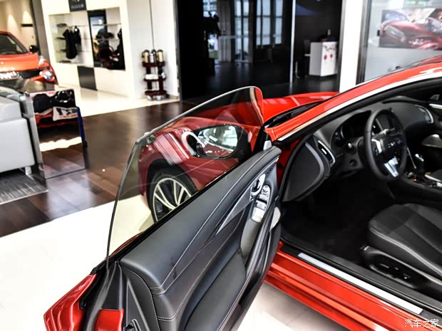 英菲尼迪(进口) 英菲尼迪Q60 2017款 2.0T 标准型