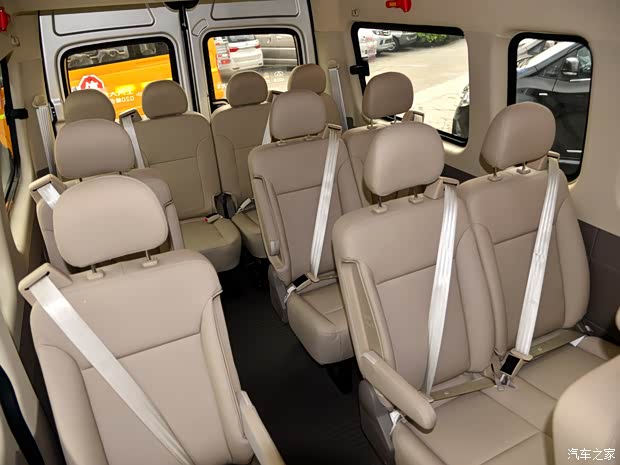 上汽大通 上汽大通V80 2017款 2.5T手動商杰版長軸中頂