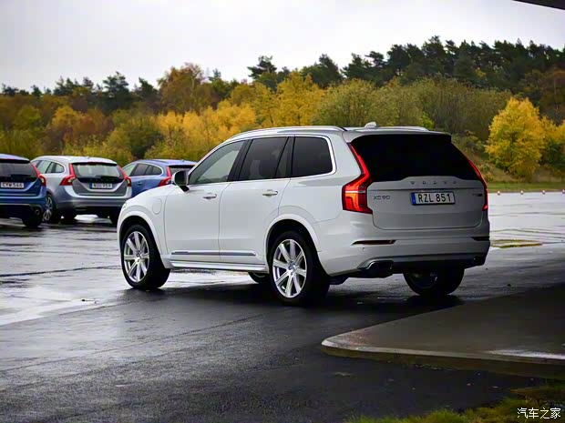 沃爾沃(進(jìn)口) 沃爾沃XC90 2016款 2.0T T8 智尊版 7座