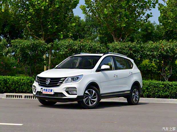 上汽通用五菱 宝骏560 2017款 1.5T DCT旗舰型 上汽通用五菱 宝骏560 2017款 1.5T DCT旗舰型