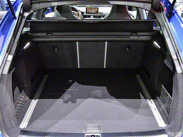 Audi Sport 奥迪RS 4 2018款 RS 4 2.9T Avant Audi Sport 奥迪RS 4 2018款 RS 4 2.9T Avant