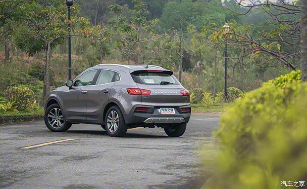 宝沃汽车 宝沃BX5 2017款 25TGDI 自动四驱尊享型 宝沃汽车 宝沃BX5 2017款 25TGDI 自动四驱尊享型