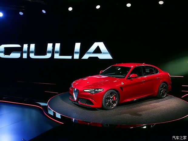 阿尔法罗密欧 Giulia 2015款 性能版 阿尔法罗密欧 Giulia 2015款 性能版