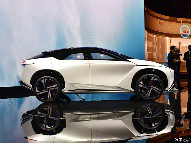 日產(chǎn)(進口) 日產(chǎn)IMx 2017款 Concept