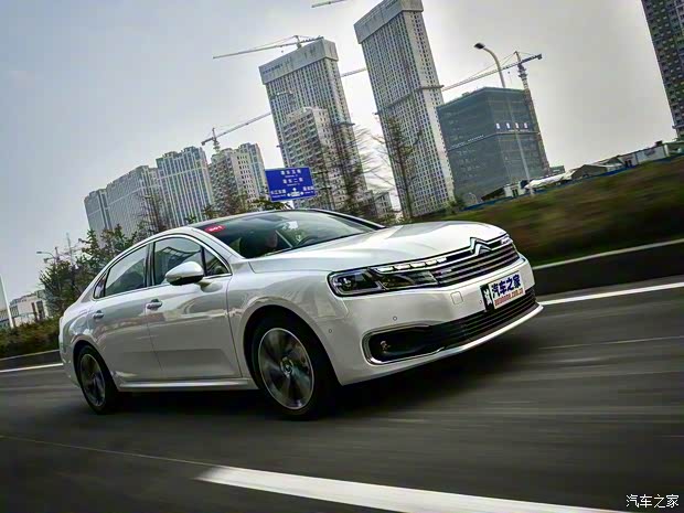 東風(fēng)雪鐵龍 雪鐵龍C6 2017款 380THP 旗艦型