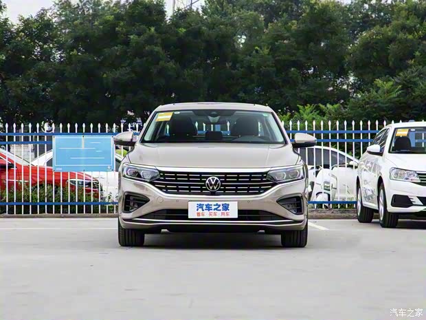 上汽大众 帕萨特 2022款 330TSI 豪华版