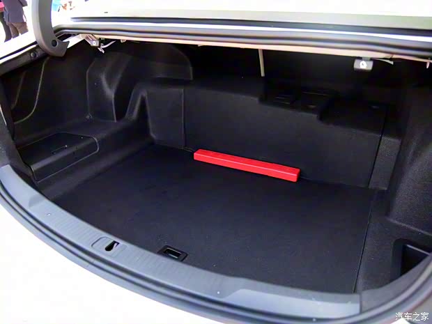 上汽通用别克 君越 2016款 30H 基本型