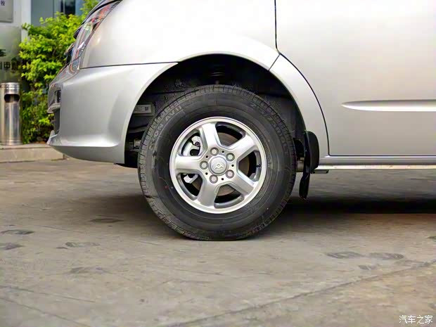 上汽大通 上汽大通V80 2017款 2.5T手動商杰版長軸中頂