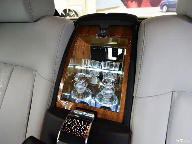 勞斯萊斯 幻影 2016款 6.7L 都會典藏版