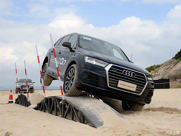 奥迪(进口) 奥迪Q7 2016款 45 TFSI 尊贵型 奥迪(进口) 奥迪Q7 2016款 45 TFSI 尊贵型