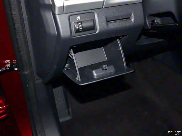 上汽大通 上汽大通T60 2017款 2.8T基本型