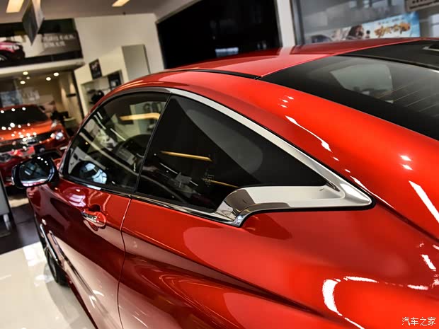 英菲尼迪(进口) 英菲尼迪Q60 2017款 2.0T 标准型