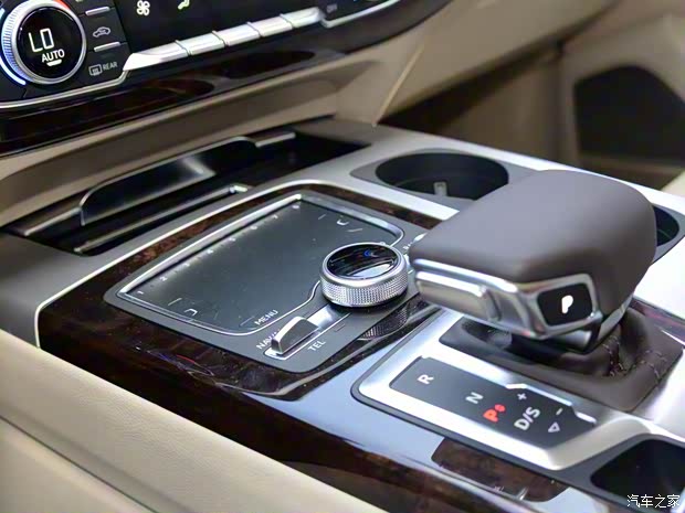 奧迪(進(jìn)口) 奧迪Q7 2016款 45 TFSI 尊貴型