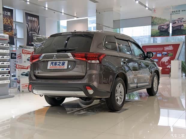 三菱(進(jìn)口) 歐藍(lán)德(進(jìn)口) 2016款 2.0L 兩驅(qū)加值版 5座