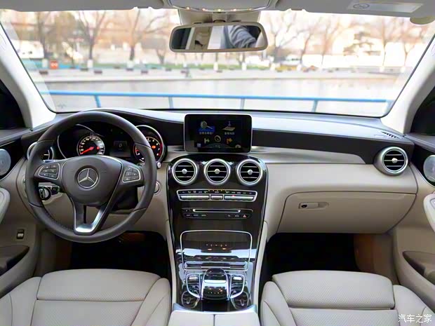 北京奔驰 奔驰GLC 2016款 GLC 260 4MATIC 豪华型 北京奔驰 奔驰GLC 2016款 GLC 260 4MATIC 豪华型