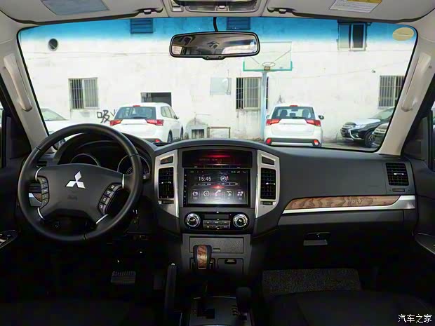 三菱(进口) 帕杰罗(进口) 2018款 3.0L 自动豪华版