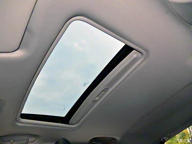 上汽通用五菱 寶駿310 2017款 1.5L 自動(dòng)豪華型