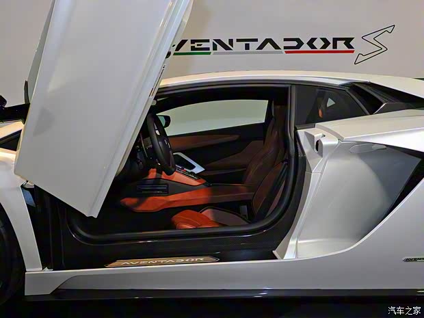 蘭博基尼 Aventador 2017款 AVENTADOR S