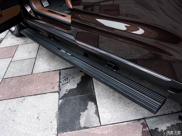 众泰汽车 众泰T700 2017款 1.8T 双离合尊贵型贺岁版