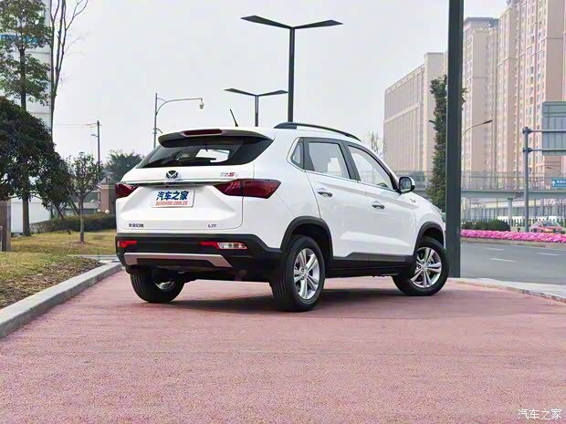 北汽银翔 北汽幻速S5 2017款 1.3T 手动尊贵型