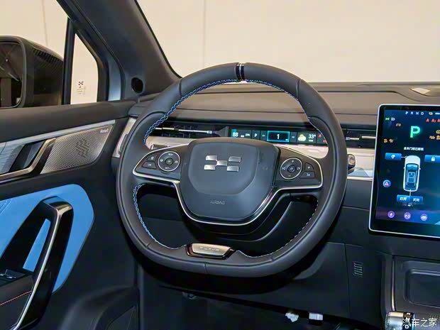 爱驰汽车 爱驰U6 2022款 CYBER PLAY 爱驰汽车 爱驰U6 2022款 CYBER PLAY