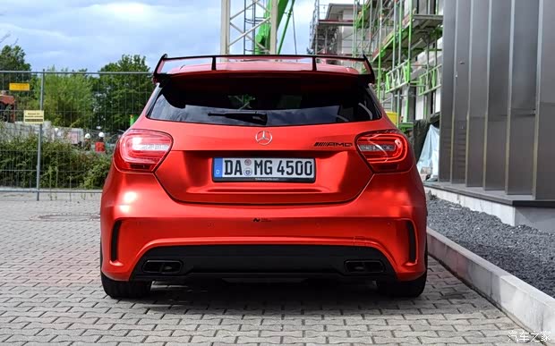 梅赛德斯-AMG 奔驰A级AMG 2014款 A 45 AMG 4MATIC 梅赛德斯-AMG 奔驰A级AMG 2014款 A 45 AMG 4MATIC