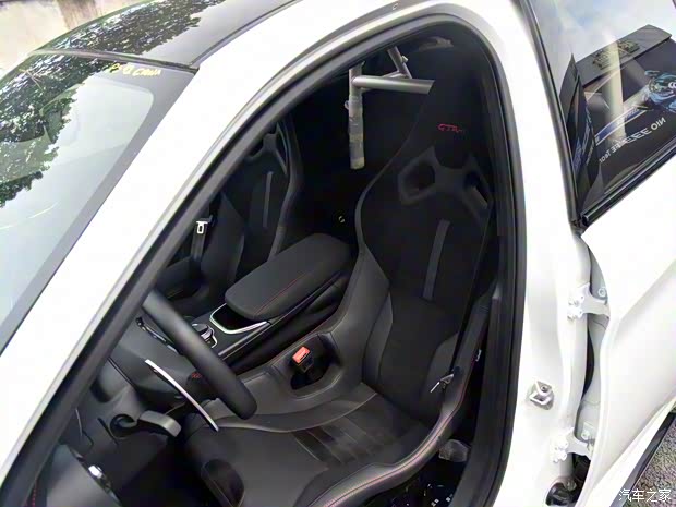 阿爾法·羅密歐 Giulia 2021款 GTAm 試裝車