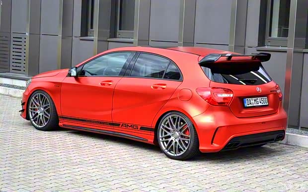 梅赛德斯-AMG 奔驰A级AMG 2014款 A 45 AMG 4MATIC 梅赛德斯-AMG 奔驰A级AMG 2014款 A 45 AMG 4MATIC