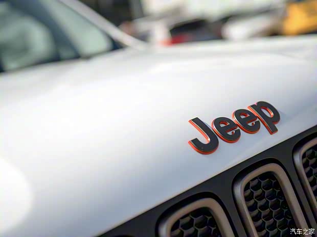 广汽菲克Jeep 自由侠 2016款 2.0L 自动四驱75周年致敬版