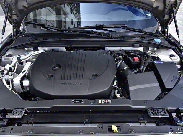 沃爾沃亞太 沃爾沃S60 2022款 B4 智遠(yuǎn)運(yùn)動(dòng)版