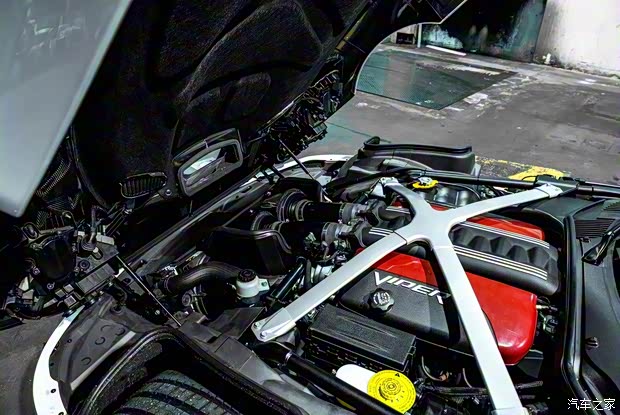 SRT 蝰蛇 2015款 GT