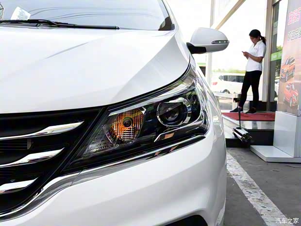 上汽通用五菱 宝骏310 2017款 1.5L 基本型