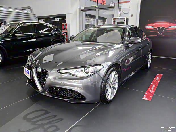 阿尔法·罗密欧 Giulia 2021款 2.0T 280HP 豪华运动版 阿尔法·罗密欧 Giulia 2021款 2.0T 280HP 豪华运动版