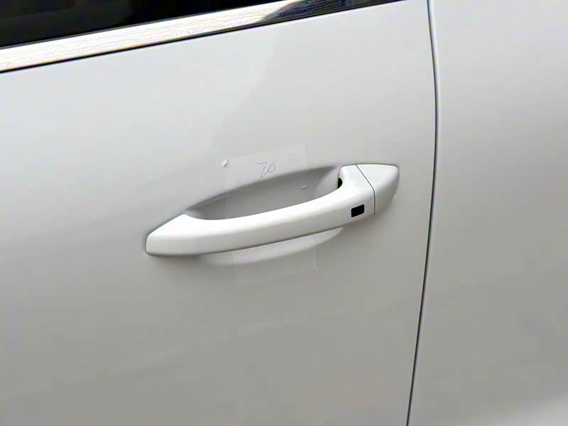 众泰SR9 2017款 2.0T 手动极致之心版 369348